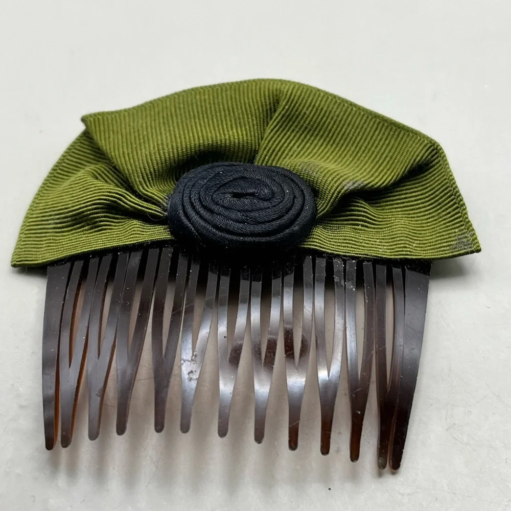 Elegant Hair Comb Set with Gold and Silver Accents